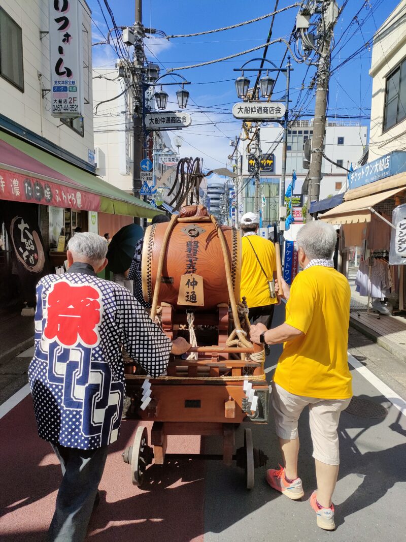 大船商店街で大船山蒼稲荷神社例祭　仲通商店会　仲通町内会 山車と太鼓